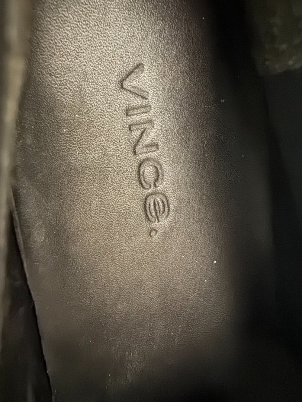 Vince Blair sneaker - sz 6